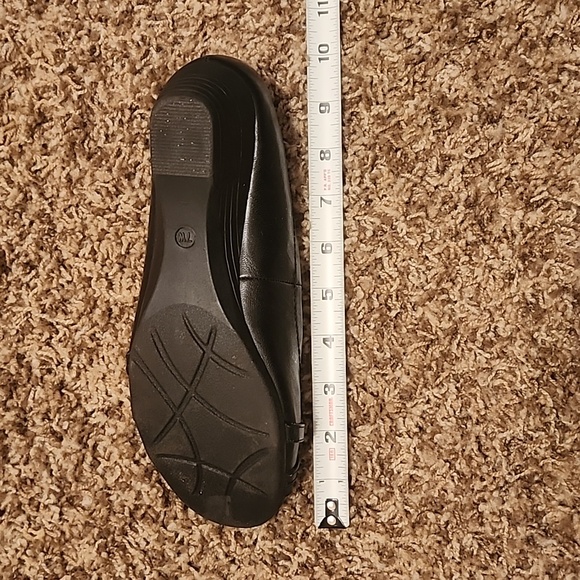 Shoes - Picture 4 of 4